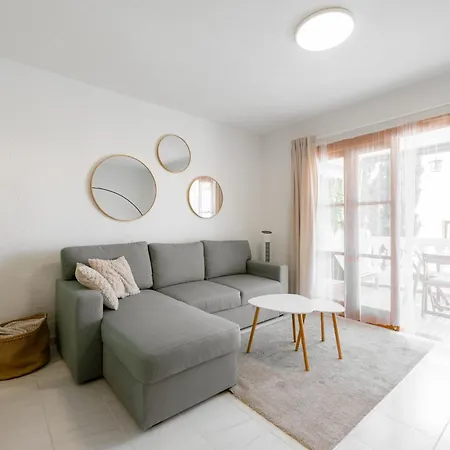 Jasmine With Heated Pool Appartement *